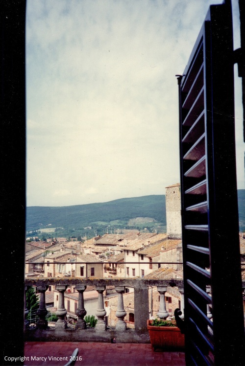 tuscan-balcony-marcy-vincent-001